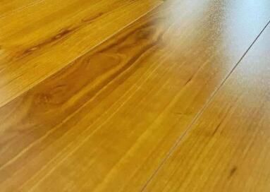 地板打蠟的時(shí)候要注意什么呢？