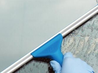 高空進行玻璃清潔作業(yè)的時候，要注意什么呢？